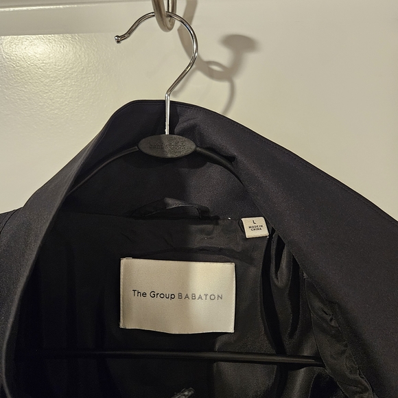 Aritzia Black Windbreaker Jacket - Picture 3 of 3